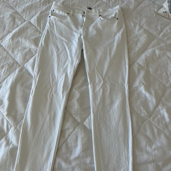 Mid Rise True Skinny Ankle Jeans with Raw Hem - Picture 2 of 4